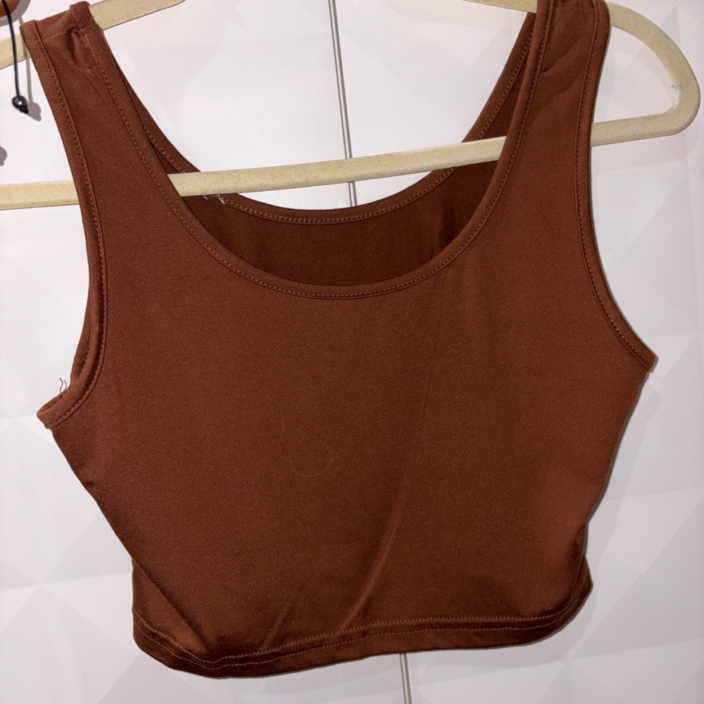 Brown Scoop Neck Cropped Tank Top🤎